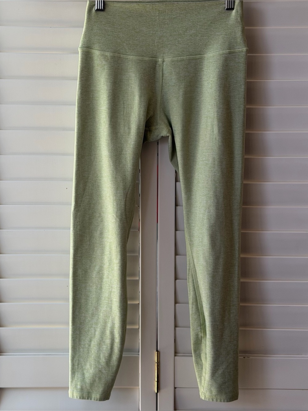 Alo Yoga High Waist Alosoft 7/8 Leggings in Iced Green Tea Heather Size Small